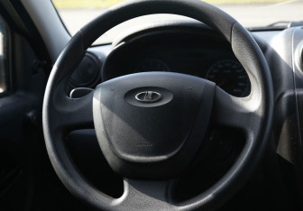 Подержанный автомобиль LADA (ВАЗ) Granta Sedan 2013 года (15 фото)