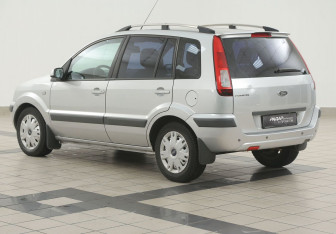 Подержанный автомобиль Ford Fusion 2008 года (2 фото)