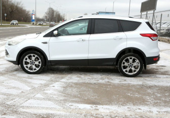 Подержанный автомобиль Ford Kuga 2014 года (8 фото)