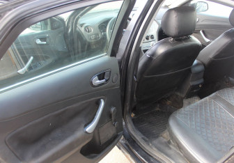 Подержанный автомобиль Ford Mondeo Sedan 2007 года (11 фото)