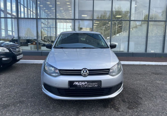 Подержанный автомобиль Volkswagen Polo Sedan 2013 года (2 фото)