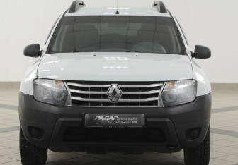 Подержанный автомобиль Renault Duster 2013 года (6 фото)