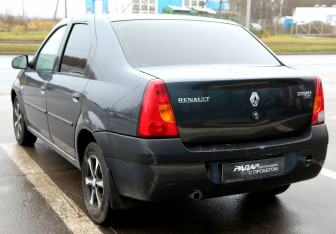 Подержанный автомобиль Renault Logan Sedan 2007 года (4 фото)