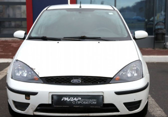 Подержанный автомобиль Ford Focus Hatchback 2005 года (2 фото)