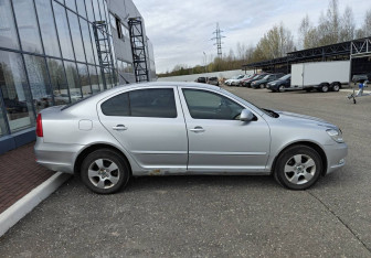 Подержанный автомобиль Skoda Octavia Liftback 2009 года (8 фото)