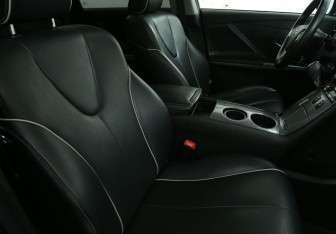 Подержанный автомобиль Toyota Venza 2014 года (10 фото)