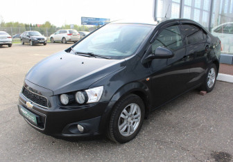 Подержанный автомобиль Chevrolet Aveo Sedan 2013 года (3 фото)