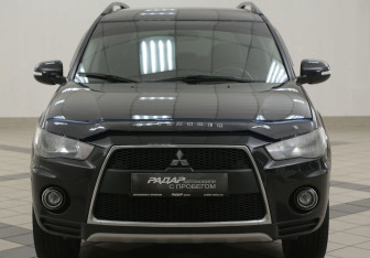 Подержанный автомобиль Mitsubishi Outlander 2011 года (6 фото)