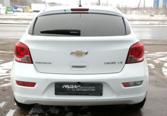 Подержанный автомобиль Chevrolet Cruze Hatchback 2012 года (5 фото)