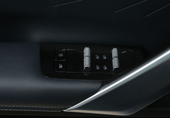 Подержанный автомобиль Geely Atlas 2024 года (18 фото)