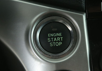 Подержанный автомобиль Toyota Land Cruiser Suv 2013 года (20 фото)