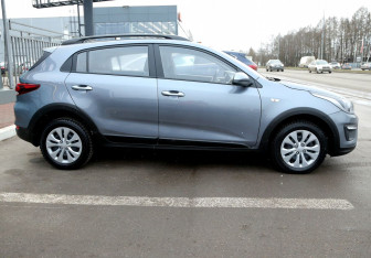 Подержанный автомобиль Kia Rio Hatchback 2020 года (7 фото)