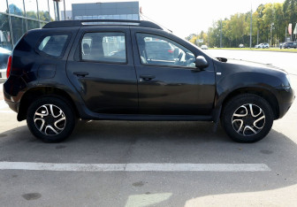 Подержанный автомобиль Renault Duster 2013 года (7 фото)