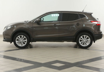 Подержанный автомобиль Nissan Qashqai 2014 года (7 фото)