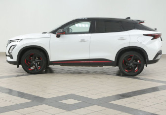 Подержанный автомобиль Omoda C5 2022 года (7 фото)