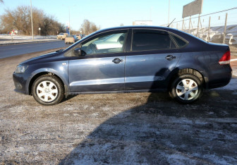 Подержанный автомобиль Volkswagen Polo Sedan 2013 года (8 фото)