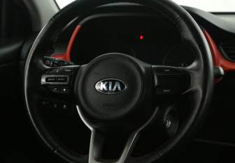 Подержанный автомобиль Kia Rio Hatchback 2020 года (25 фото)