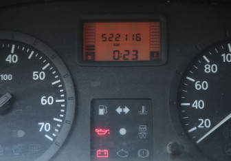 Подержанный автомобиль Renault Logan Sedan 2005 года (15 фото)