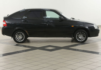 Подержанный автомобиль LADA (ВАЗ) Priora Hatchback 2009 года (5 фото)