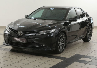 Подержанный автомобиль Toyota Camry Sedan 2019 года (8 фото)