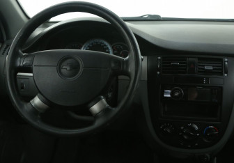 Подержанный автомобиль Chevrolet Lacetti Sedan 2011 года (14 фото)