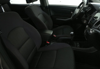 Подержанный автомобиль SsangYong Actyon 2014 года (10 фото)
