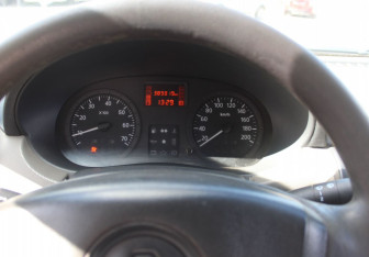 Подержанный автомобиль Renault Logan Sedan 2012 года (14 фото)