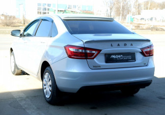 Подержанный автомобиль LADA (ВАЗ) Vesta Sedan 2017 года (4 фото)