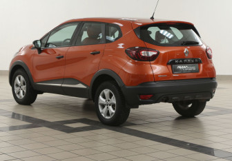 Подержанный автомобиль Renault Kaptur 2017 года (2 фото)