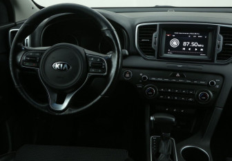 Подержанный автомобиль Kia Sportage 2018 года (24 фото)