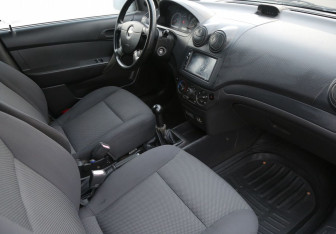 Подержанный автомобиль Chevrolet Aveo Sedan 2006 года (9 фото)