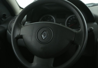 Подержанный автомобиль Renault Duster 2013 года (16 фото)