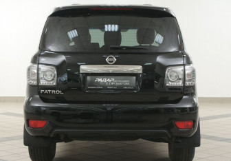 Подержанный автомобиль Nissan Patrol 2011 года (3 фото)