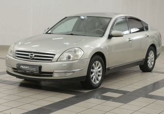 Подержанный автомобиль Nissan Teana 2006 года (8 фото)