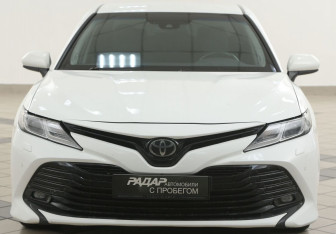 Подержанный автомобиль Toyota Camry Sedan 2018 года (6 фото)