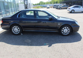 Подержанный автомобиль Hyundai Sonata 2008 года (8 фото)