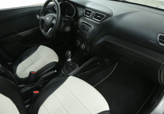 Подержанный автомобиль Kia Rio Sedan 2012 года (9 фото)