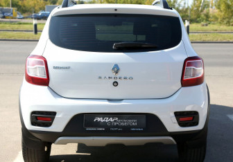 Подержанный автомобиль Renault Sandero 2019 года (5 фото)