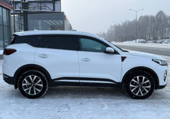 Подержанный автомобиль Chery Tiggo 7 Pro Max 2023 года (7 фото)