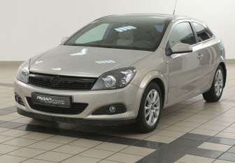 Подержанный автомобиль Opel Astra Hatchback 2010 года (8 фото)