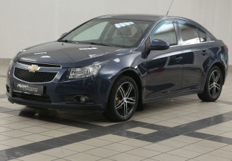 Подержанный автомобиль Chevrolet Cruze Sedan 2009 года (8 фото)