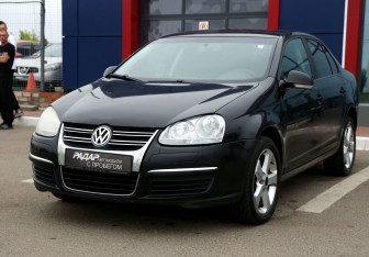 Подержанный автомобиль Volkswagen Jetta Sedan 2008 года (3 фото)