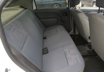 Подержанный автомобиль Renault Logan Sedan 2008 года (11 фото)