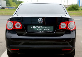 Подержанный автомобиль Volkswagen Jetta Sedan 2008 года (5 фото)