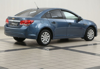 Подержанный автомобиль Chevrolet Cruze Sedan 2013 года (4 фото)