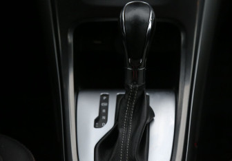 Подержанный автомобиль Opel Astra Hatchback 2011 года (15 фото)