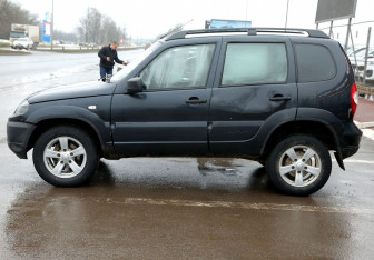 Подержанный автомобиль Chevrolet Niva 2016 года (8 фото)