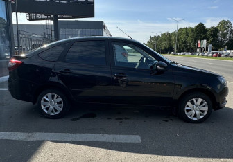 Подержанный автомобиль LADA (ВАЗ) Granta Liftback 2023 года (3 фото)