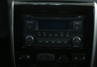 Подержанный автомобиль Nissan Terrano 2014 года (13 фото)