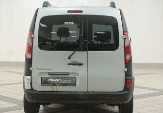 Подержанный автомобиль Renault Kangoo 2008 года (3 фото)